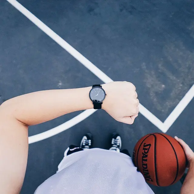 Les meilleures stratégies pour améliorer votre jeu au basketball
