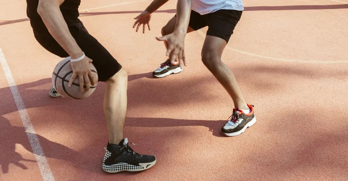 Les avantages des baskets pour le basketball : performance et confort