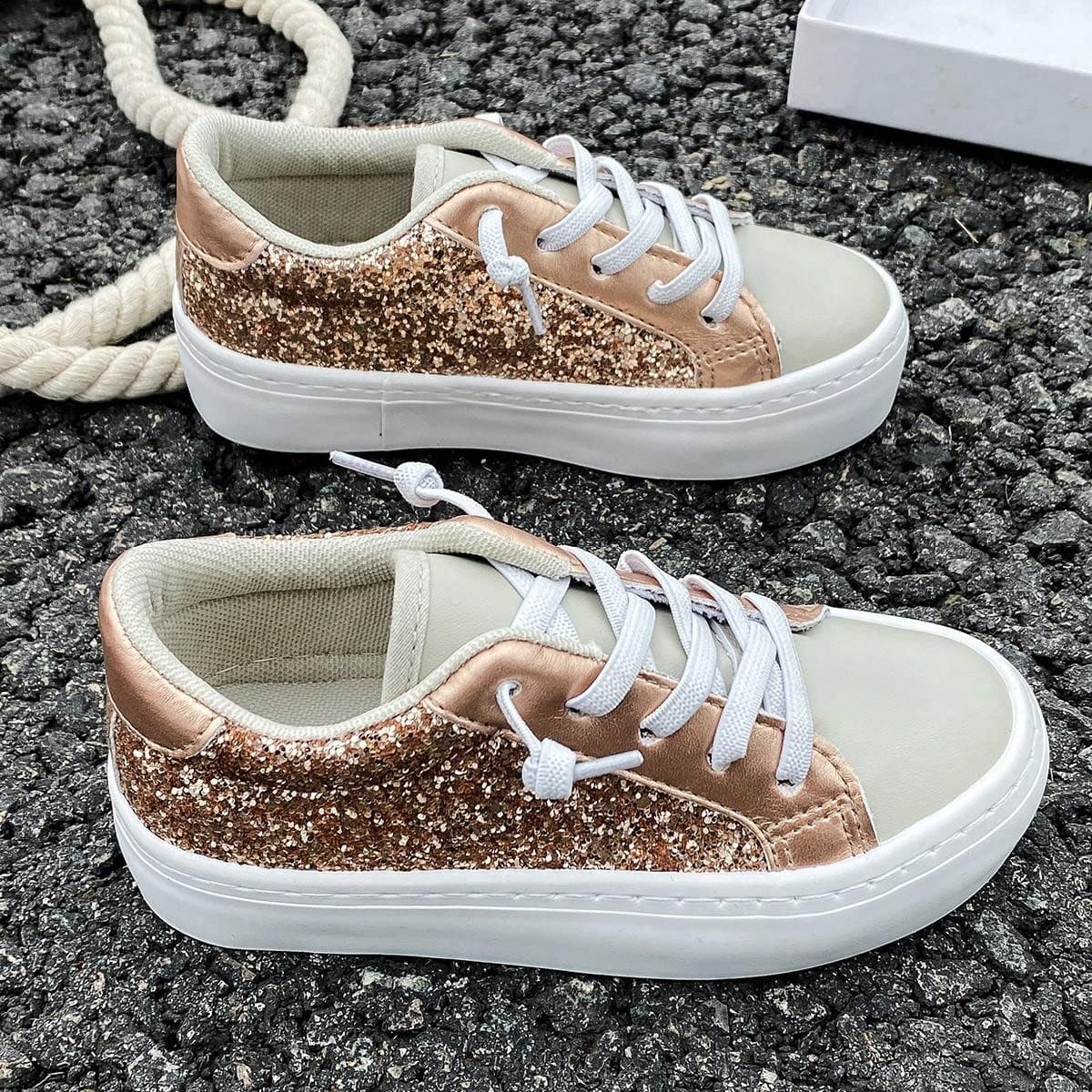 Chaussures en tissu blanc pour bébés Baskets canevas mi-hautes enfant printemps & automne Style coréen Garçons filles Chaussures Athlétiques
