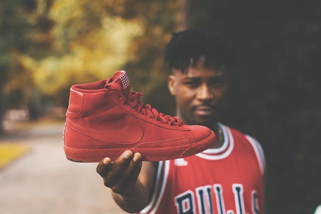 Comment choisir des baskets de basketball adaptées à votre style de jeu
